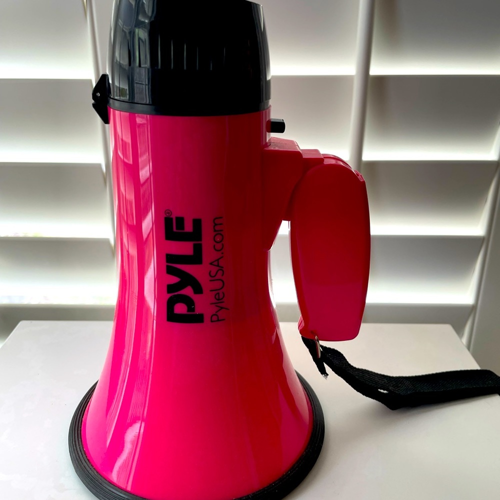 Compact Pink Pyle Megaphone